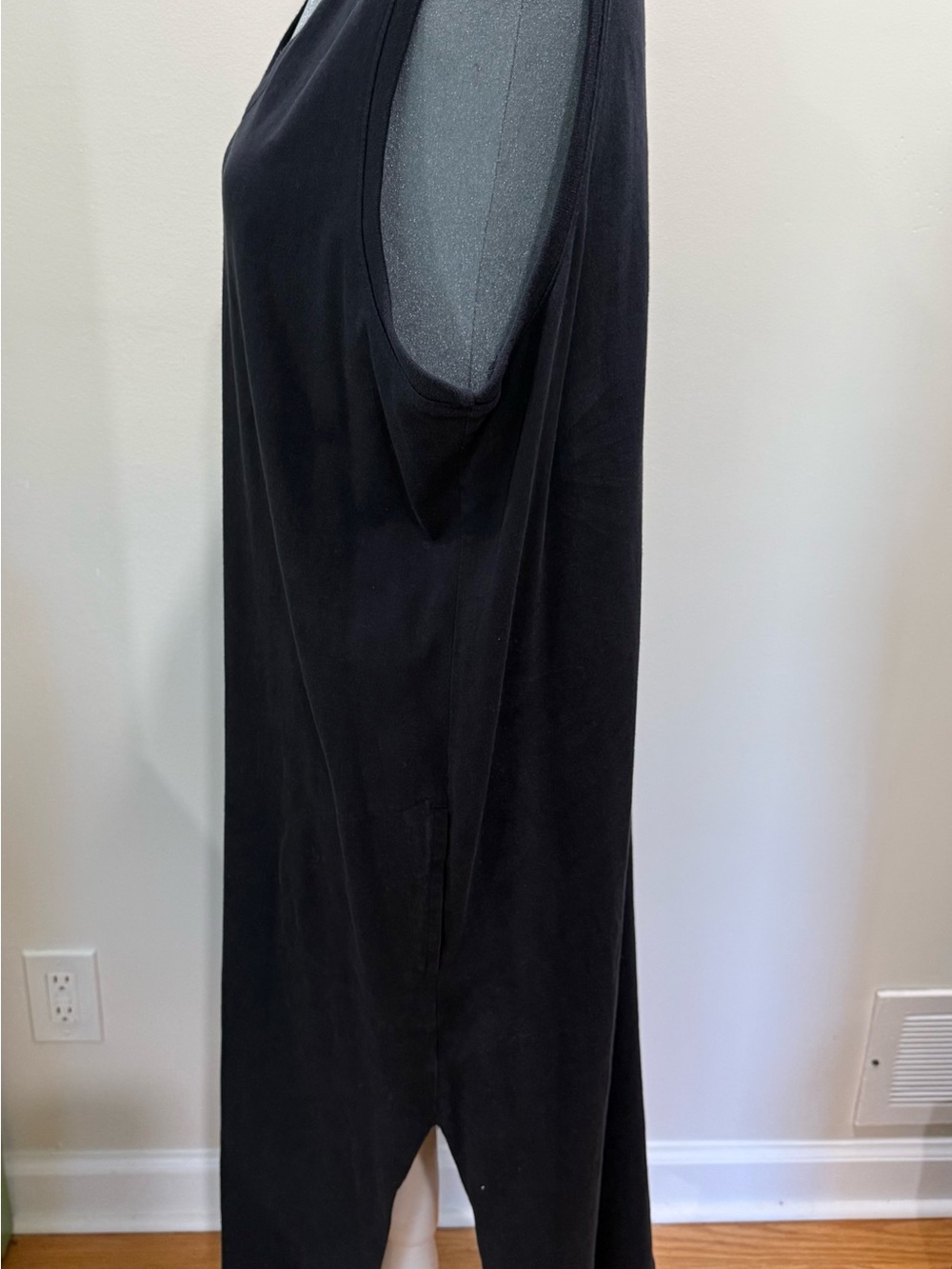 Lands' End Black V‑Neck Sleeveless Maxi Dress - Picture 7 of 10